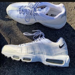 Nike sneakers barely worn good condition
